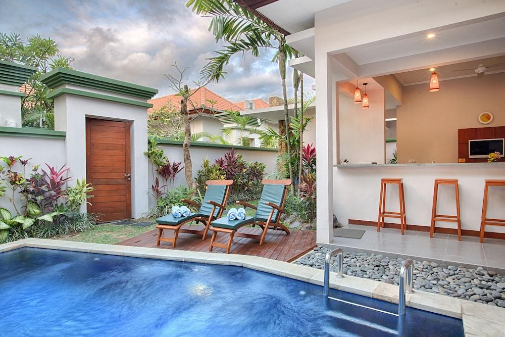 Villa Tukad Alit Seminyak  Exterior photo